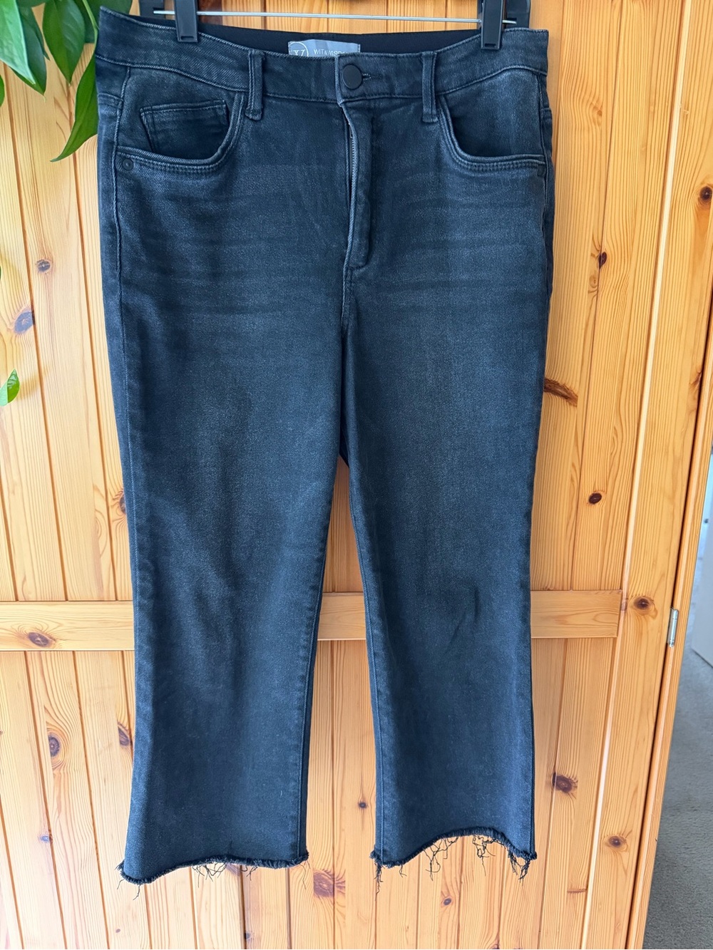 Wit & Wisdom Black Cropped Fray-Hem Jeans